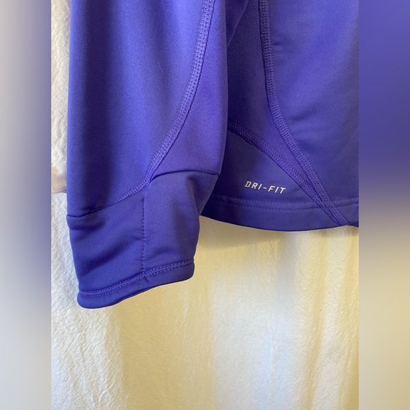 Nike Dri-Fit 1/4 Zip - Picture 3 of 7